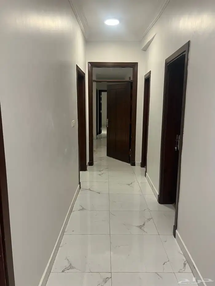 شقة للايجار حي شوران خلف اسواق العثيم 0