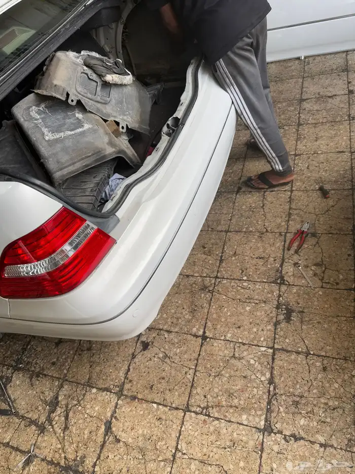 اغراض لكزس 430 أبواب أربعه و كبوت و غطى شنطه و اثنين رفارف 5