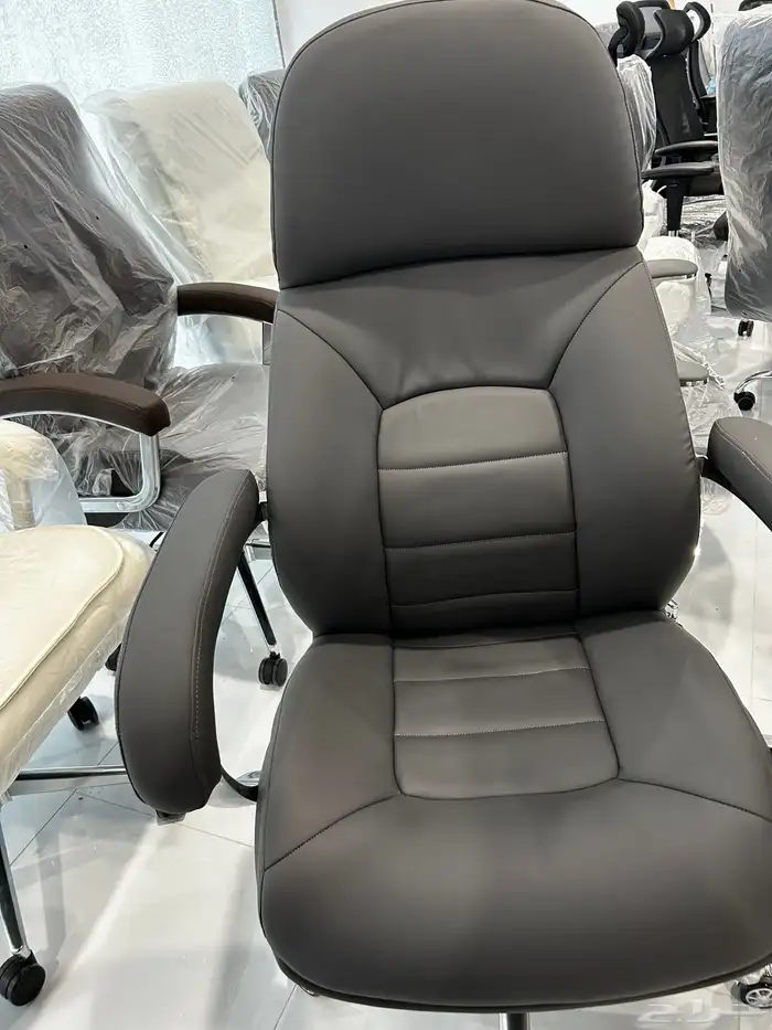 كرسي مكتب مميز وحديث 10