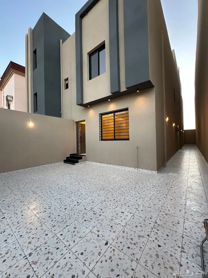 للبيع دور ارضي 6غرف بحوش وبايكه سياره بشمال الخميس550الف 3