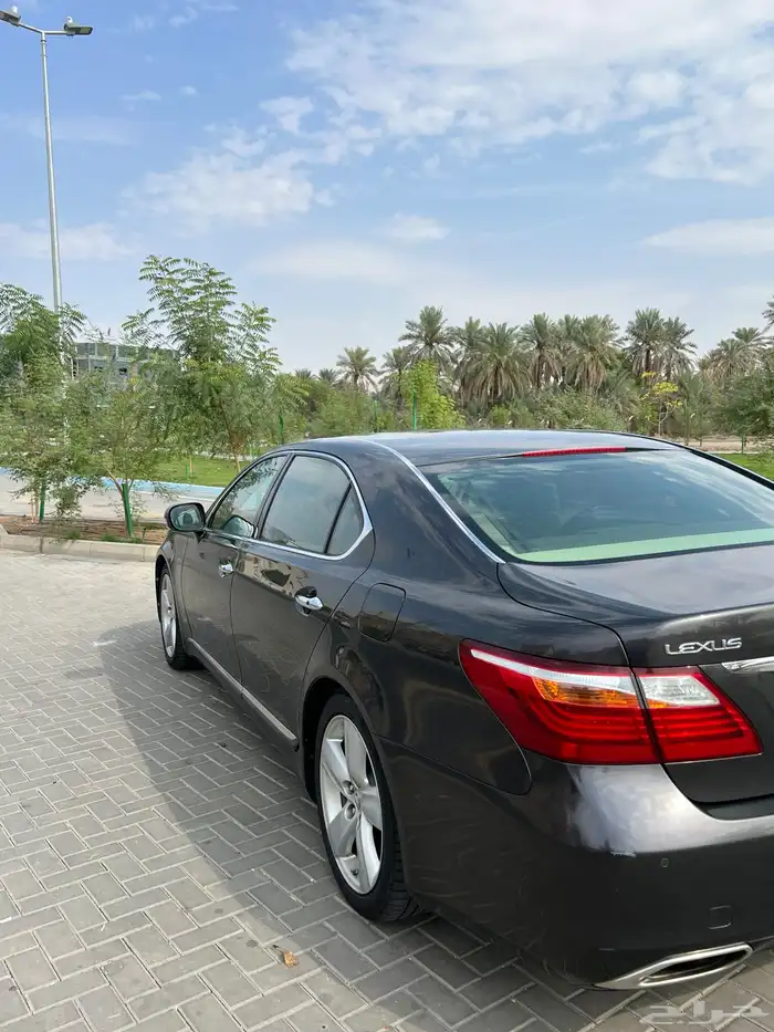 لكزس LS460L 2010. مخزن 0