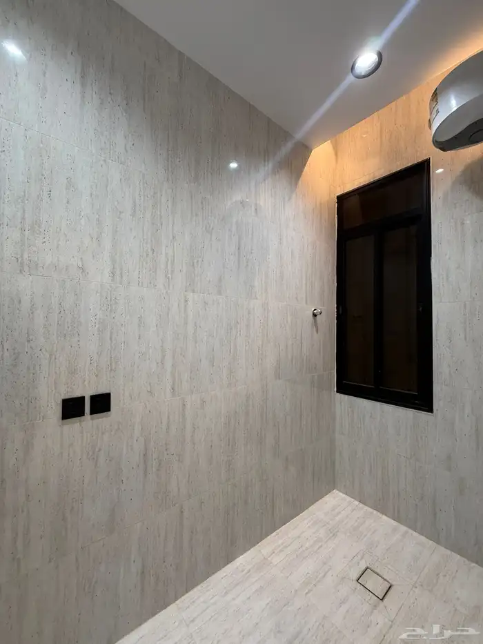 للبيع شقق علويه وارضيه بسعر صيدة بدرة الموسي ع برحه مسجد 46