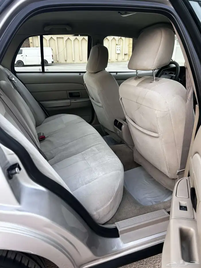 فورد فكتوريا 2010 سعودي ممشى قليل 13