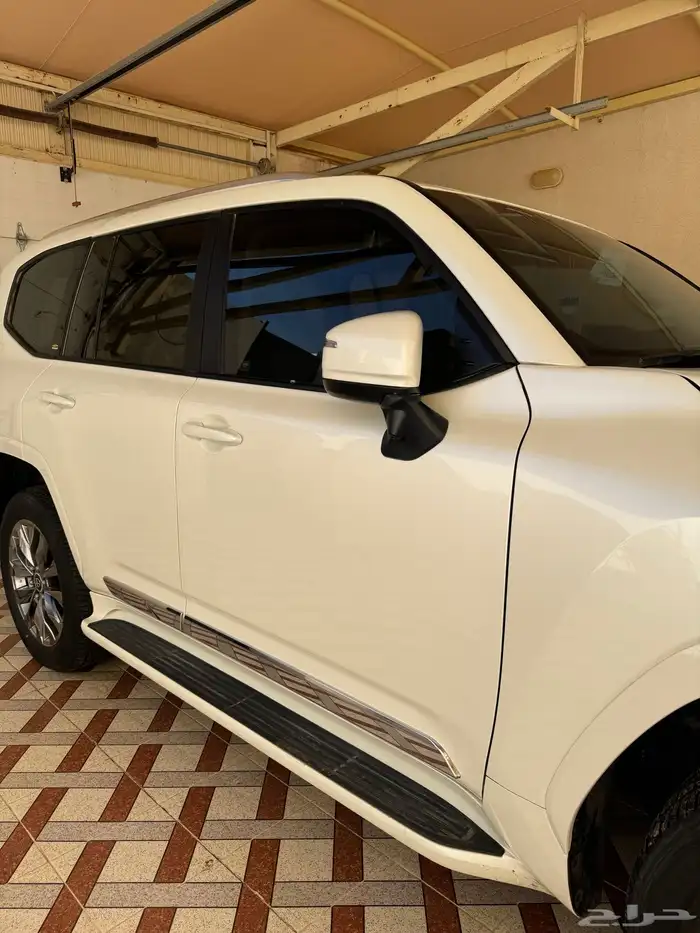 جيب لاندكروزر مديل 2024 الفئه رقم 4 20