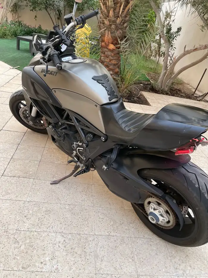 دباب  دوكاتي 2