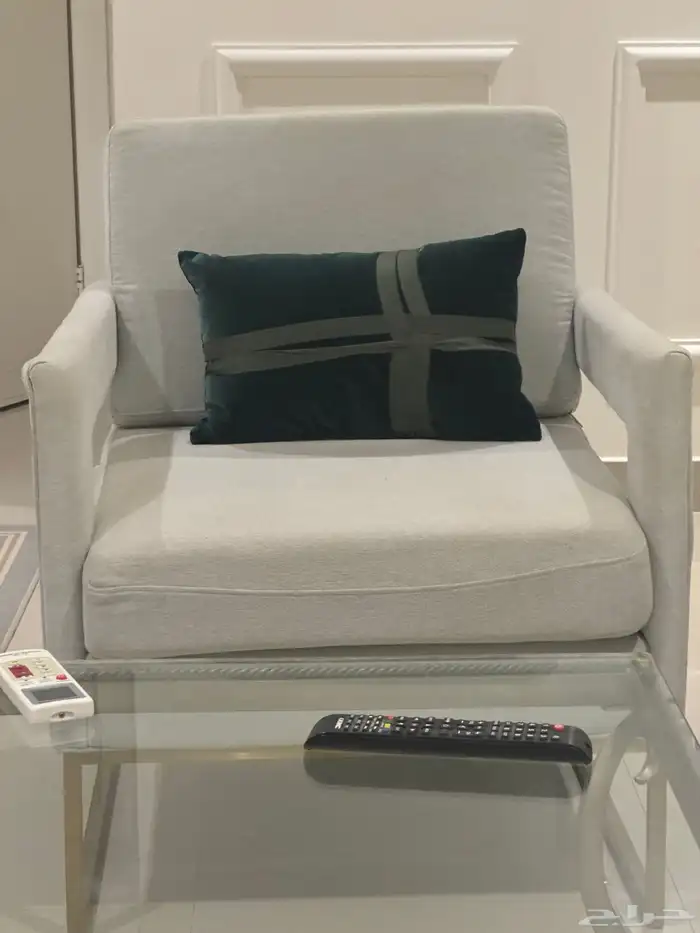 اثاث للبيع كنب سرير طاولة تلفزيون فرن 1