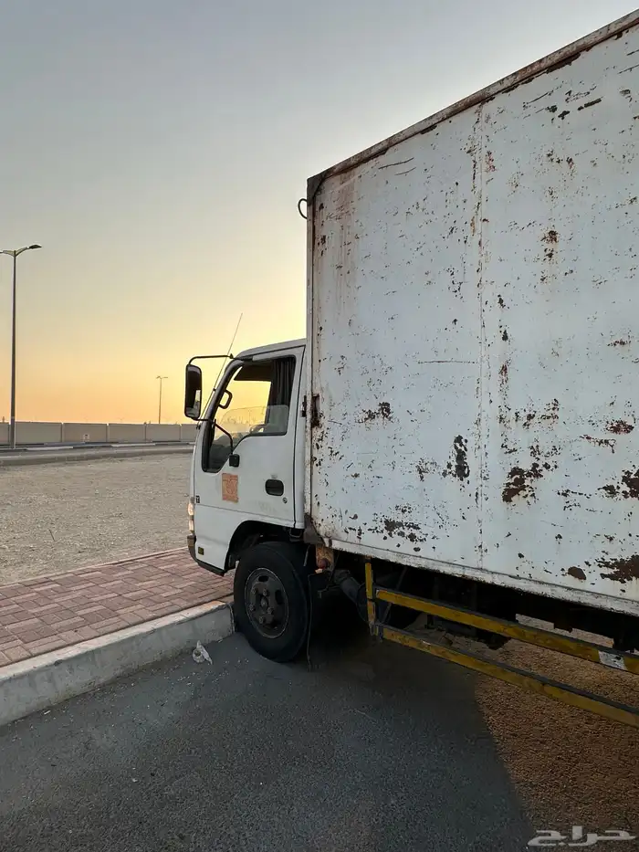 دينا اسوزو 2008 ديزل بالاحساء 7