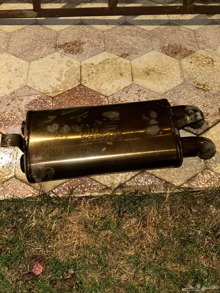 للبيع دبه ماقنا فلو (MAGNAFLOW) كبيرة مدخلين و مخرجين 3