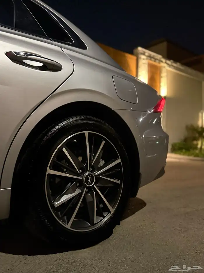 ازيرا فضي 2021 فضي GL 4