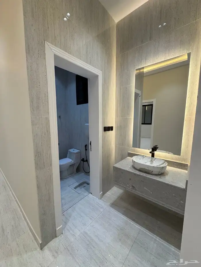 للبيع شقق تمليك أرضي 6غرف بمدخل سياره قرب كوبري باحص 12