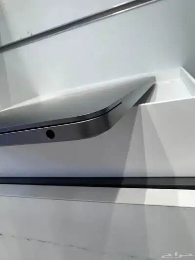 ماك بوك اير M1 سعة 256 رام 8 بطاريه 100 دورات الشحن 6 ب1550 index