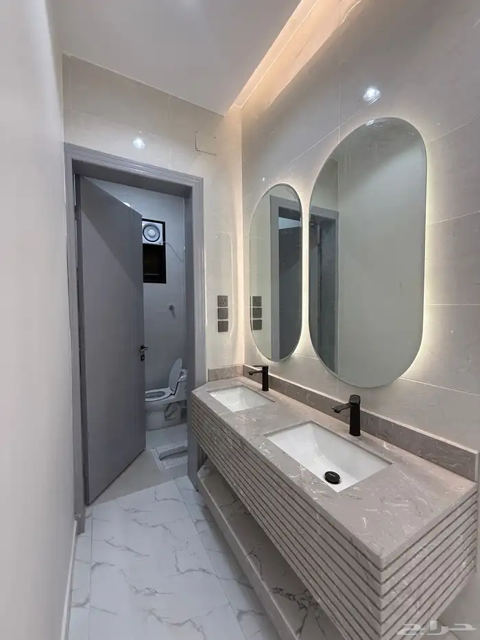 للبيع ارواف علويه وشقق ارضيه ببايكة سيارة ف شمال الخميس 12