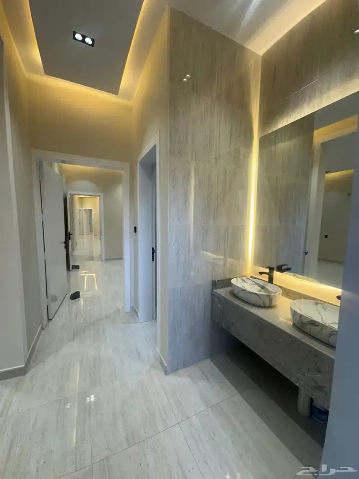 للبيع شقق تمليك أرضي 6غرف بمدخل سياره قرب كوبري باحص 3