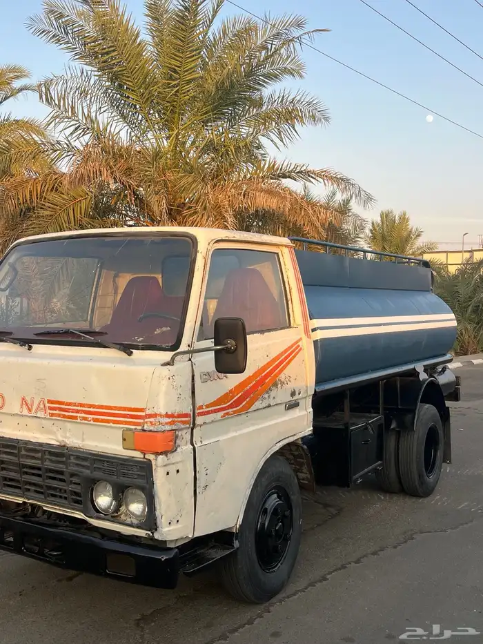 للبيع وايت تويوتا دينه 0