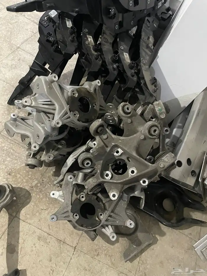 قطع غيار تيسلا بجميع فئاتها 19