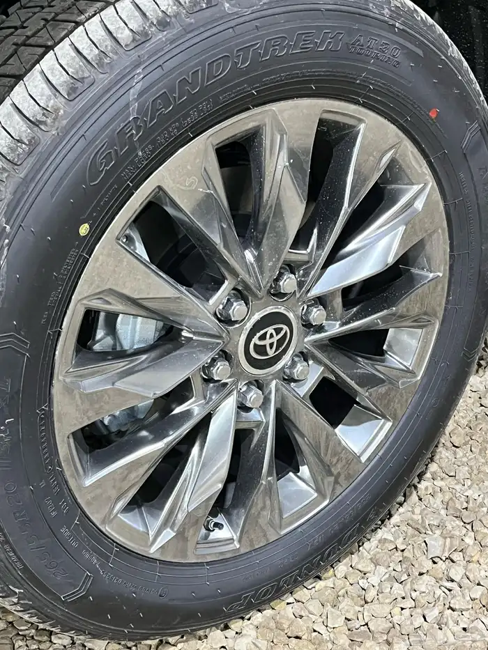 لاند كروزر GXR4 بنزين 2025 للبيع كاش أو أقساط ميسره 11