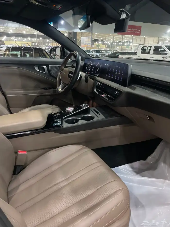 كيا كي8 موديل 2022 فل كامل 10