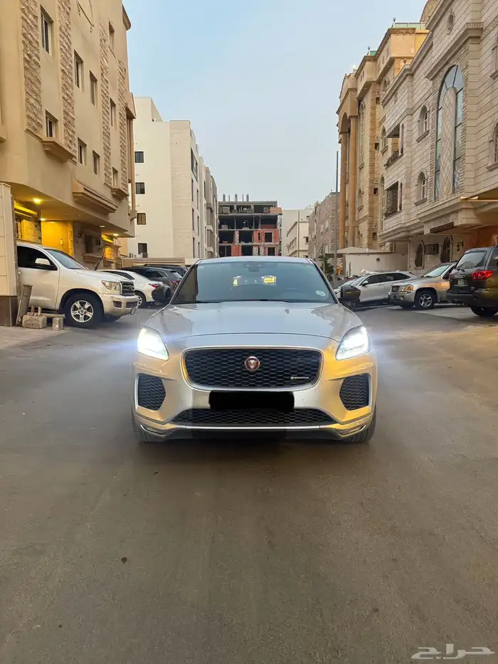 جاكوارEPACE 2018 1
