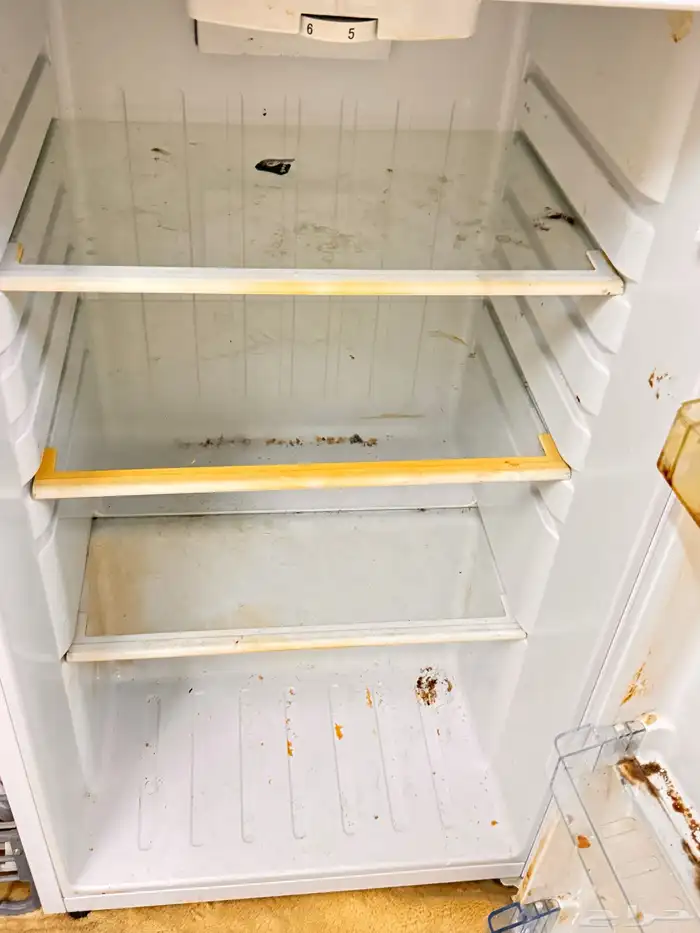 ثلاجه للبيع ومكيف 1