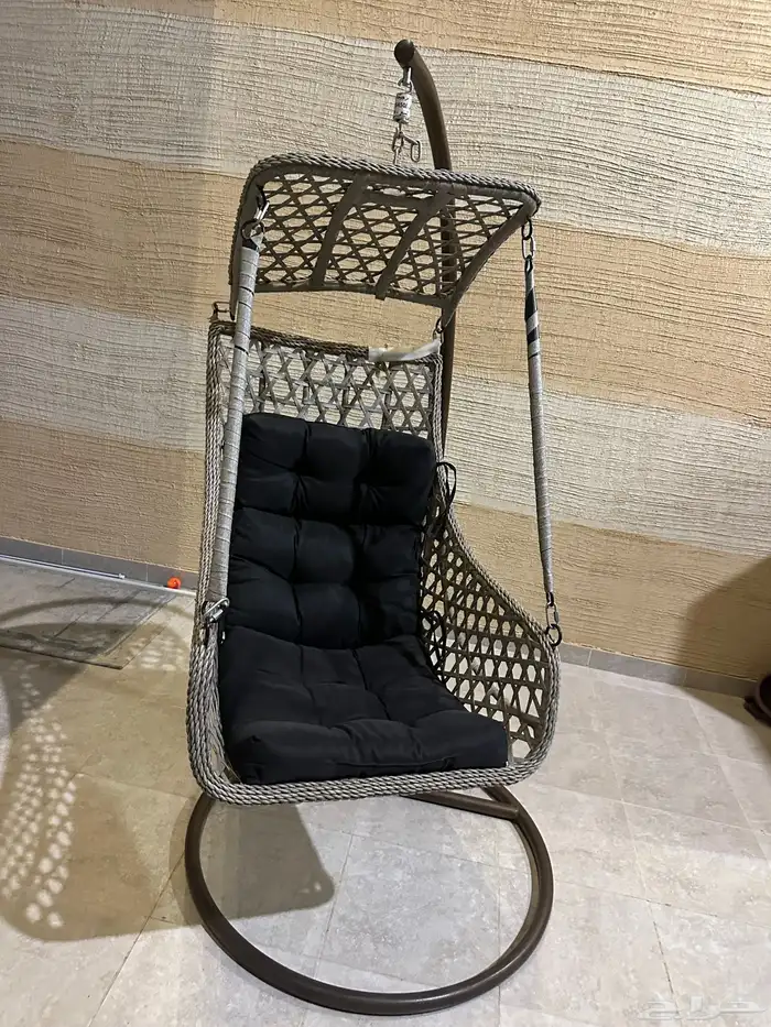 كرسي هزاز شبه جديد على السوم 2