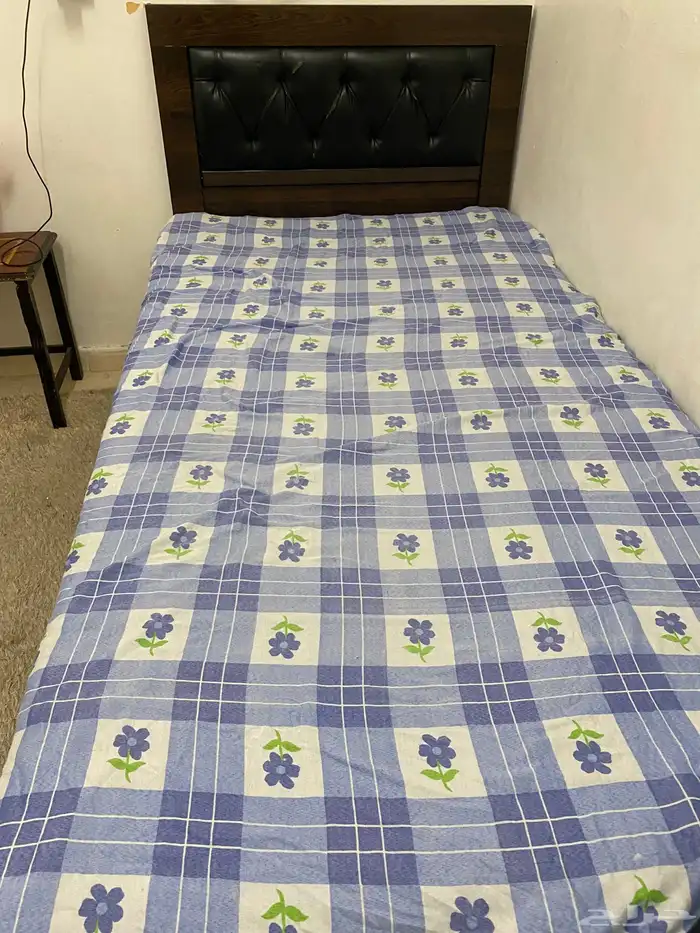 سرير من غير مرتبه 0