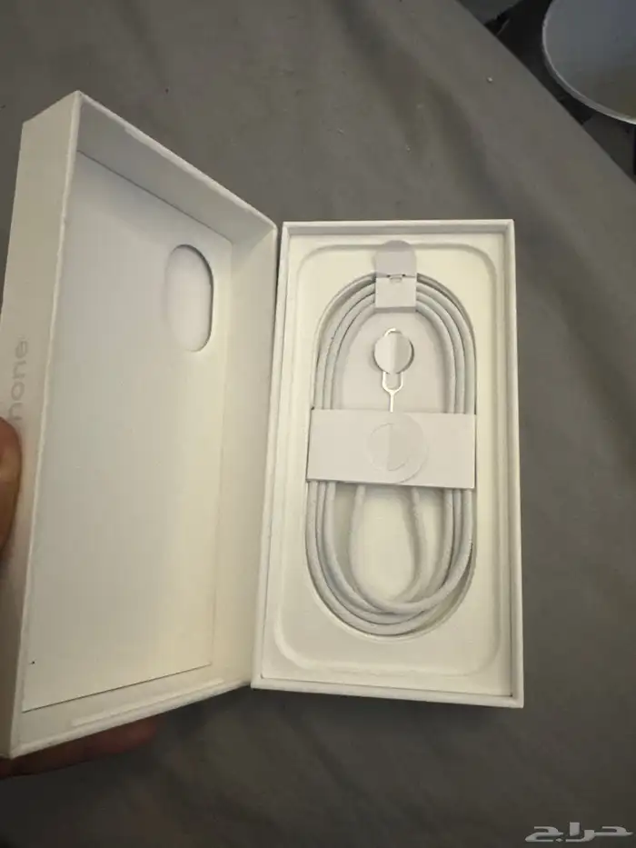 ايفون 16 العادي 128 قيقا ابيض 1