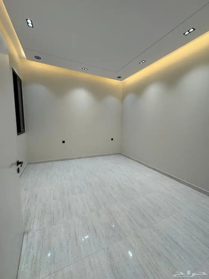 للبيع شقق تمليك أرضي 6غرف بمدخل سياره قرب كوبري باحص 14