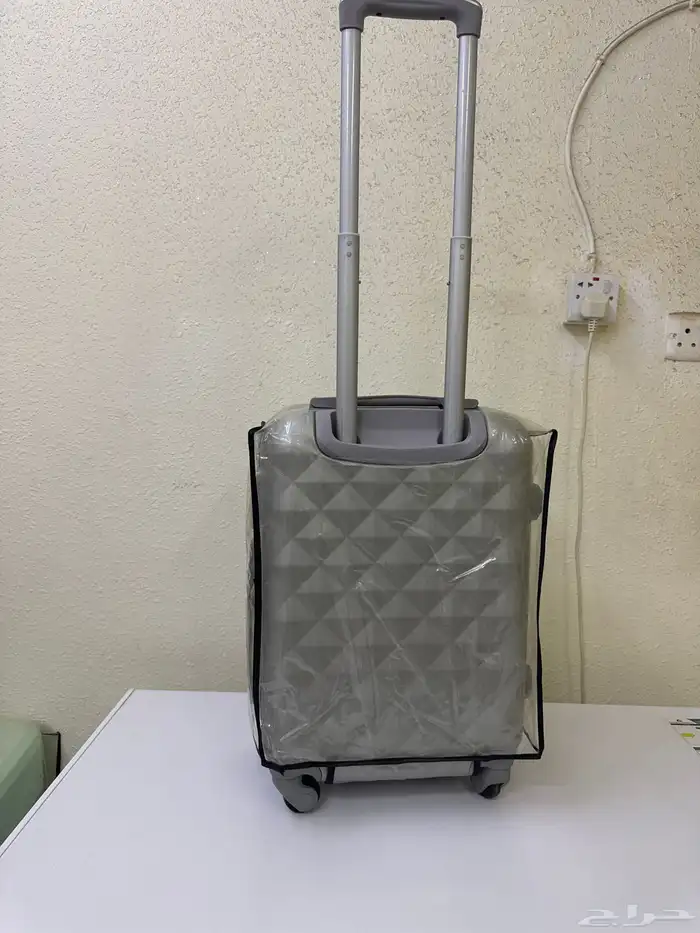 جديدة استعملتها تقريبا شهر ببيعها من 100 2