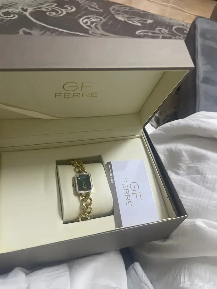 ساعه نسائية للبيع من الحميضي جديده 0