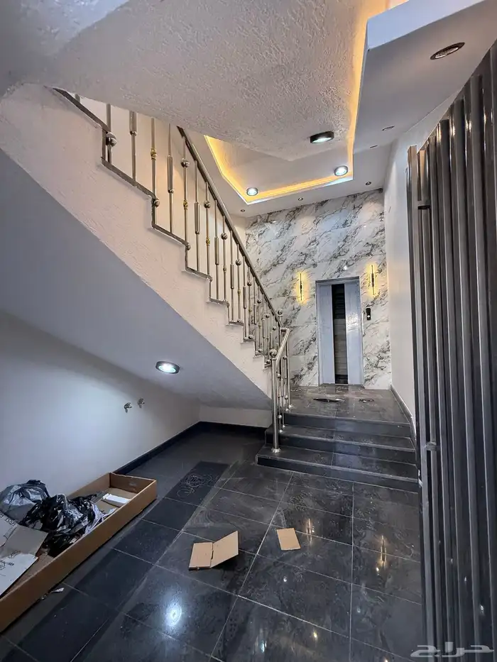 للبيع ادوار تمليك علويه بمساحات كبيره شرق الخميس حى الراقي 1