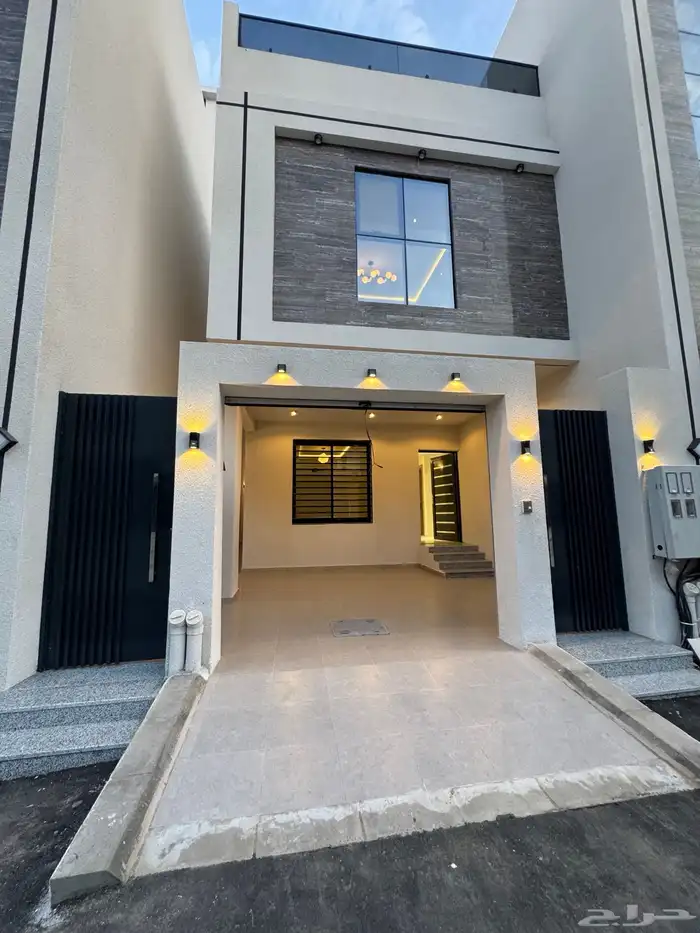 للبيع بأحد رفيده دور تمليك أرضي 6 غرف بمدخل سياره تشطيب vip 1