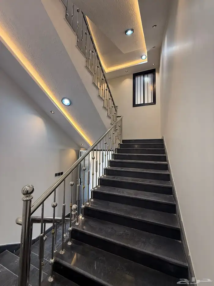 للبيع ادوار تمليك علويه بمساحات كبيره شرق الخميس حى الراقي 2