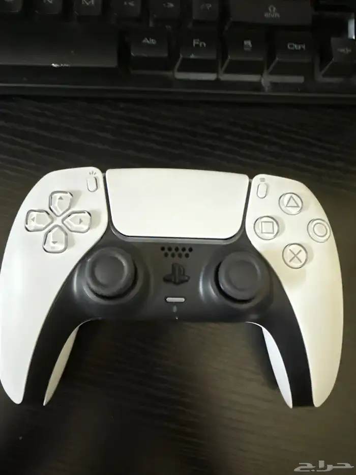 كنترول سوني 5 استخدام يومين نظيفه ومافيها اي مشكلة 0