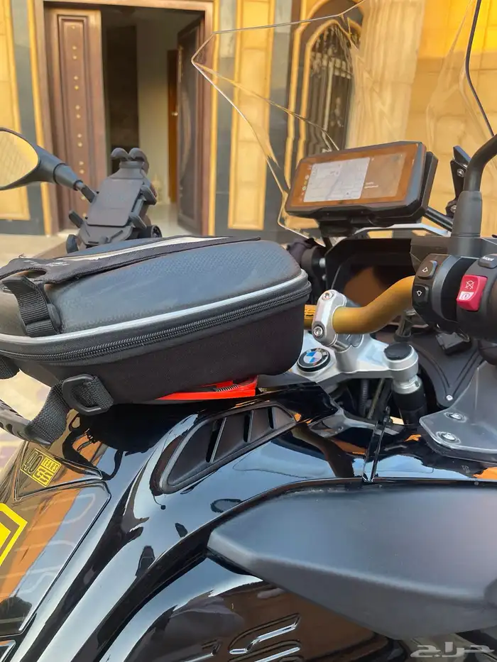 ادفنشر bmw 1250 R 2021 اصدار 40 عام لوحة مميزة 4