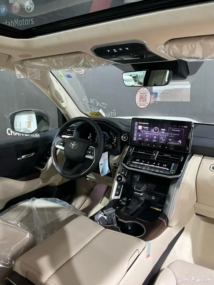 لاند كروزر GXR4 بنزين 2025 للبيع كاش أو أقساط ميسره 8