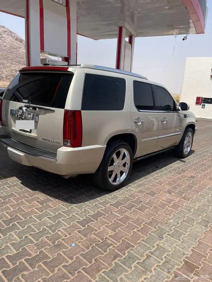 اسكاليد كاديلاك سعودي فل كامل 0