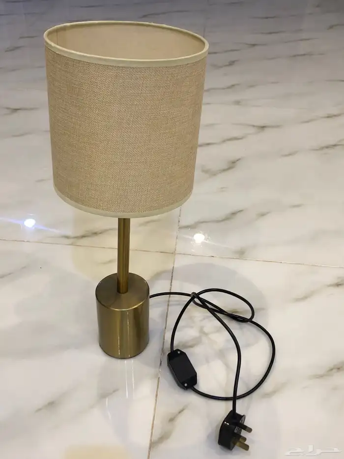 أباجورة عصرية - لمسة أناقة ذهبية لبيتك 2