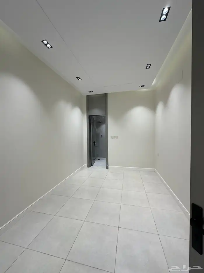 للبيع شقه علويه بموقع مميز قريب من مطار ابها 14