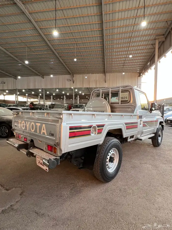 جيب شاص 2025 فضي 5