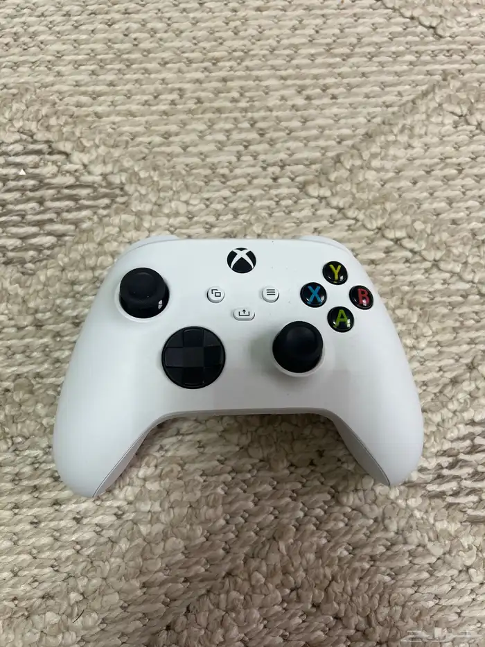 يد اكس بوكس وكاله معها كرتونها لم يتم اللعب فيها تواصل خاص 0