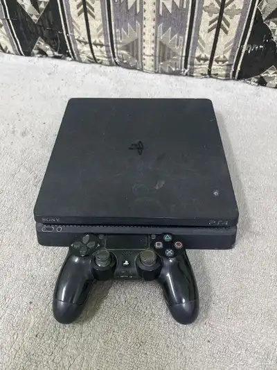 للبيع  بلايستيشن 4 index