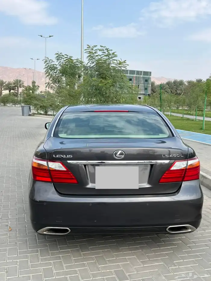 لكزس LS460L 2010. مخزن 2