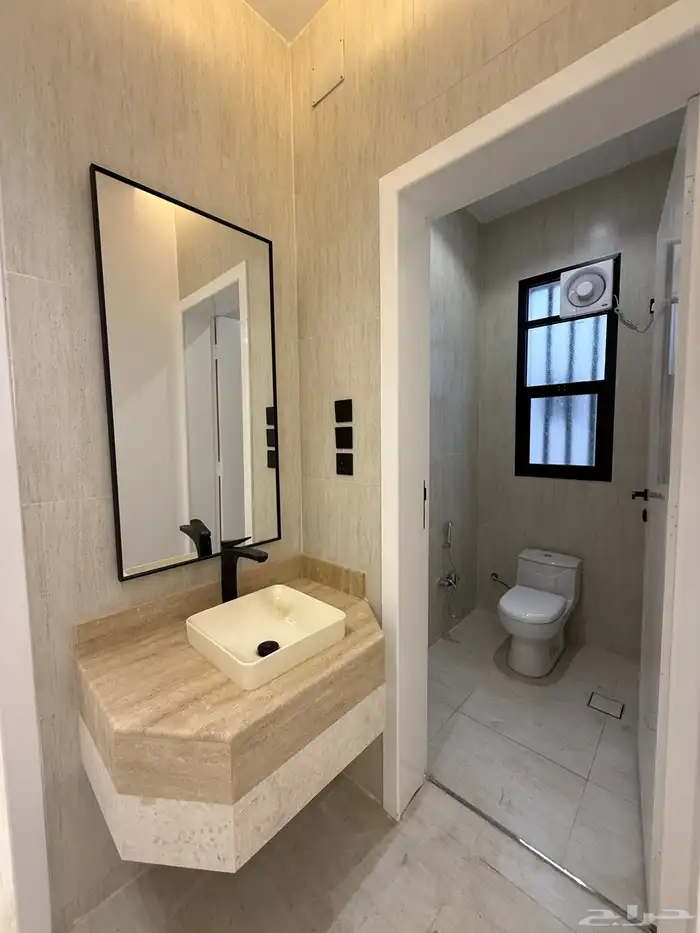 للبيع ارواف علويه وشقق ارضيه تشطيب فندقي ف احد رفيده 23