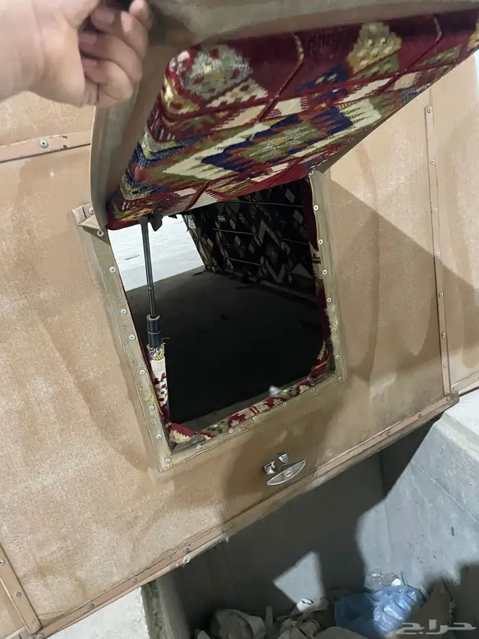 شد نضيف معاه لمبات. 6 مع 4فياش في تايبسي وفي راس جداري 3