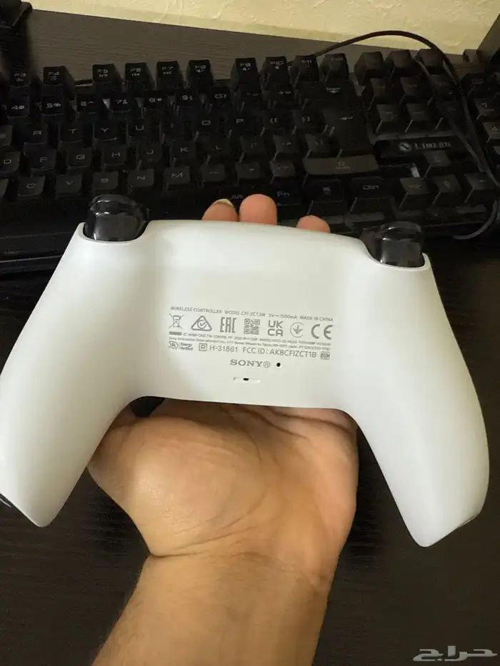 كنترول سوني 5 استخدام يومين نظيفه ومافيها اي مشكلة 2