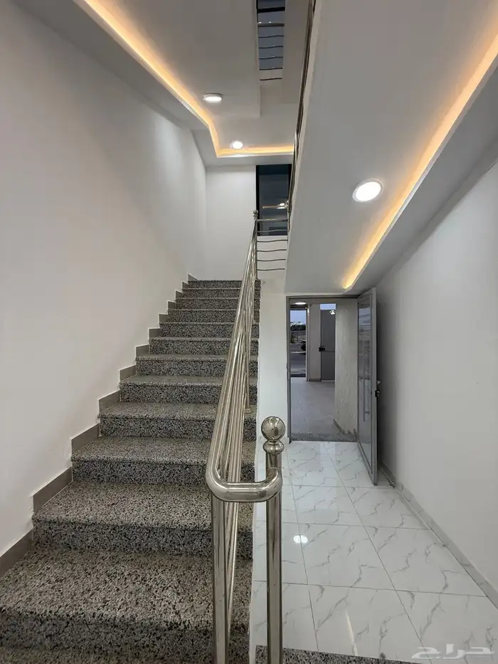 للبيع ارواف علويه وشقق ارضيه ببايكة سيارة ف شمال الخميس 22