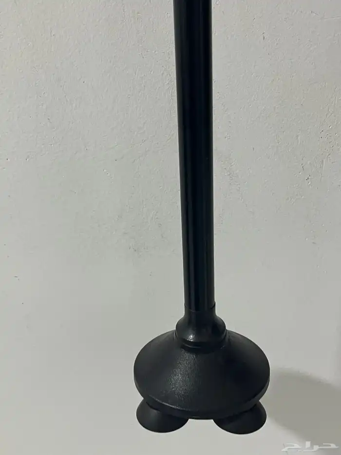 صدقة للمحتاجين مشاية لكبار السن وعكاز 4