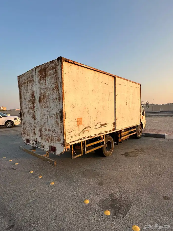 دينا اسوزو 2008 ديزل بالاحساء 6