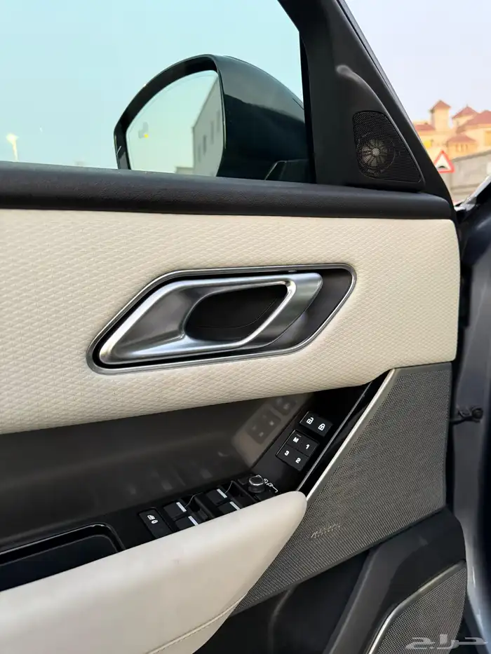 لاند روفر فيلر 2023 21