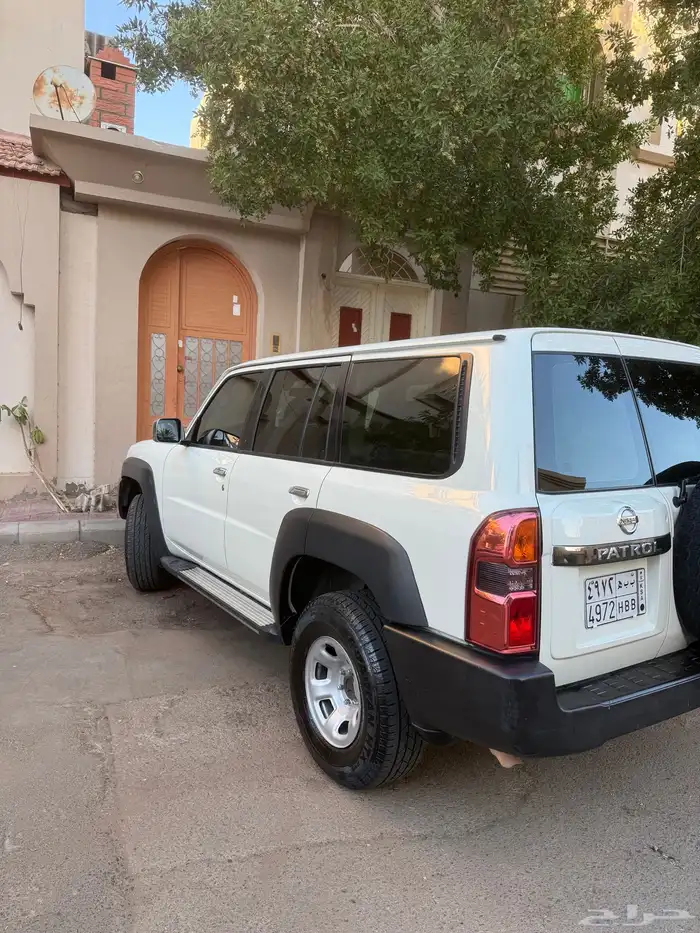 جيب نيسان اربع ابواب مكينه 4800 فتك قير عايدي مخزن . 2